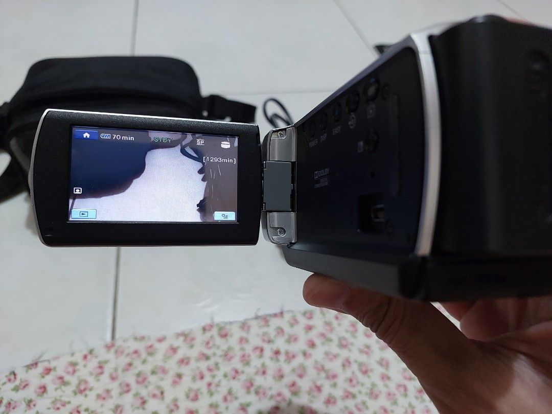 SONY hdd dcr sr47, Photography, Video Cameras on Carousell
