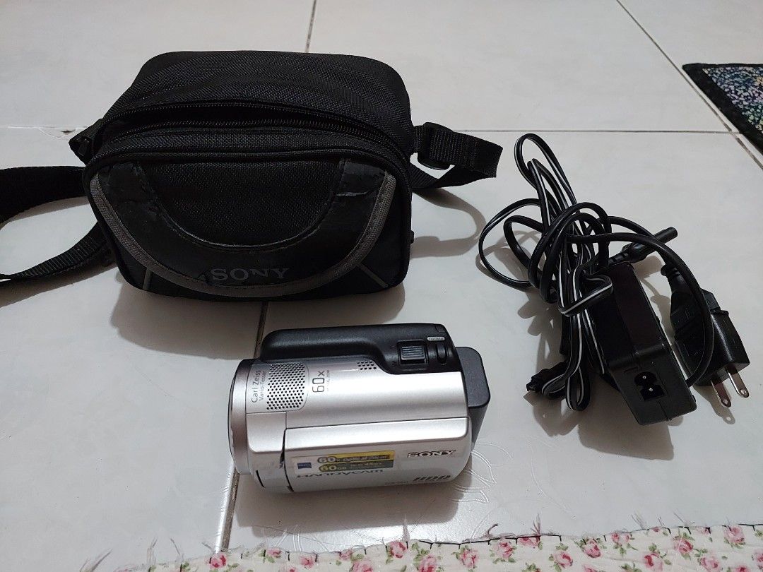SONY hdd dcr sr47, Photography, Video Cameras on Carousell