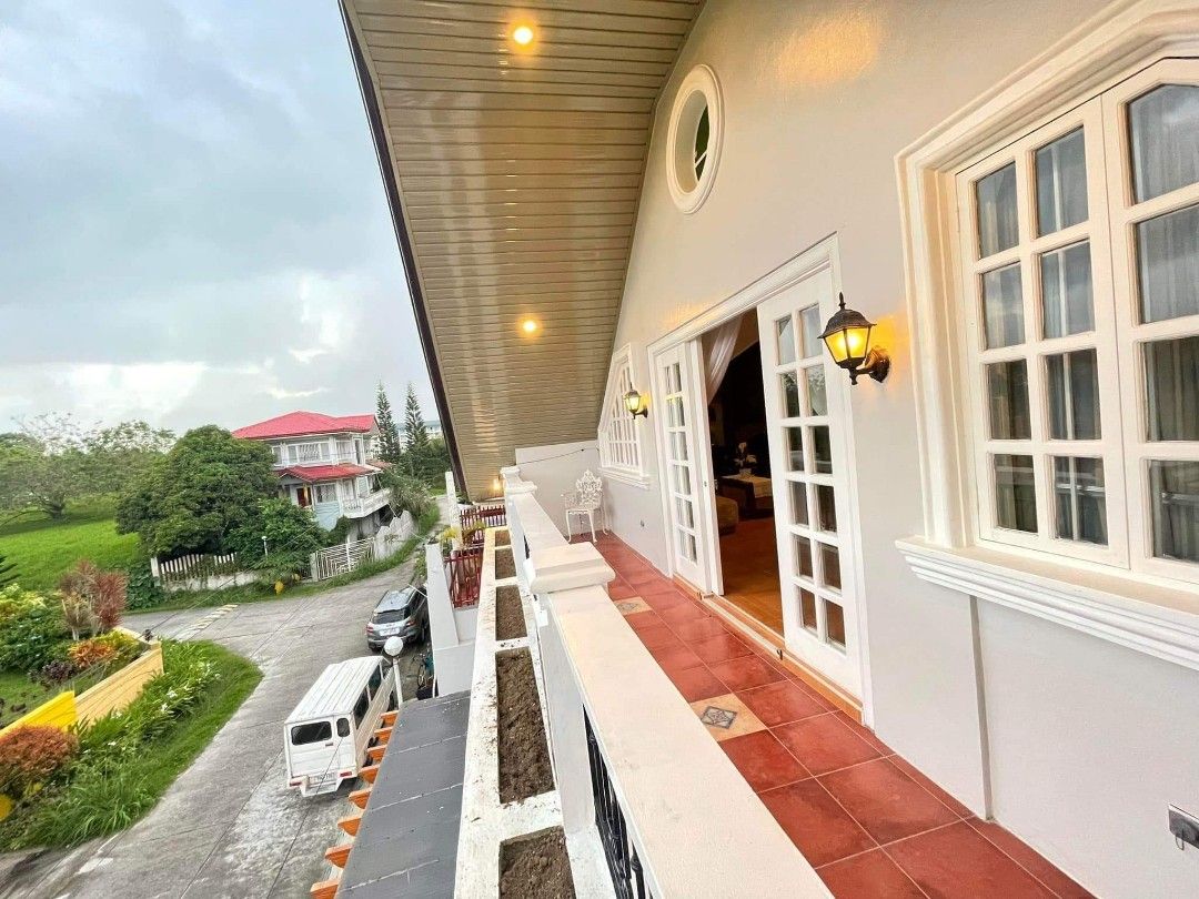 TAGAYTAY COUNTRY HOMES 1 HOUSE AND LOT on Carousell