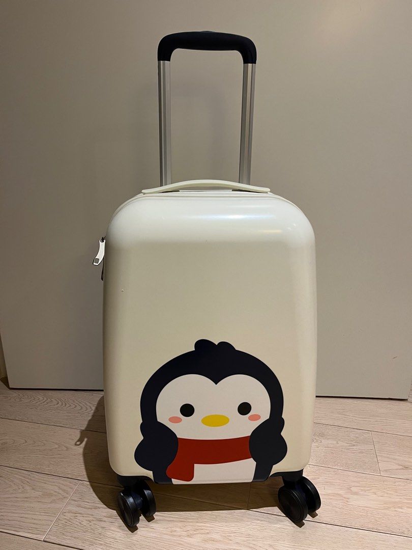 Carryon size rolling suitcase, 興趣及遊戲, 旅行, 旅遊 旅行必需品及用品 Carousell