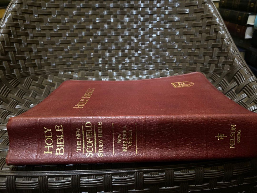 The Scofield Study Bible ( NKJV), Hobbies & Toys, Books