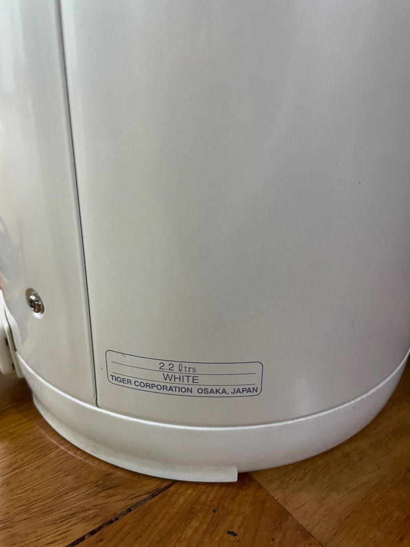 Tiger 2.2 litre water heater non stick, TV & Home Appliances, Kitchen Appliances, Water