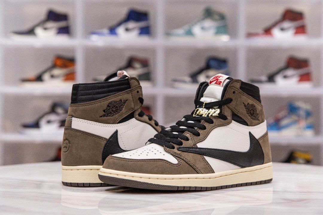 TRAVIS SCOTT X AIR JORDAN 1 RETRO HIGH OG 'MOCHA' (All sizes ...