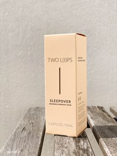 Two Lips Sleepover Repairing Overnight Mask