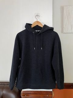 UNIQLO Fleece sweater