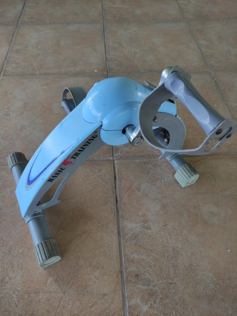 Used exercise bike, Sports Equipment, Exercise & Fitness, Toning