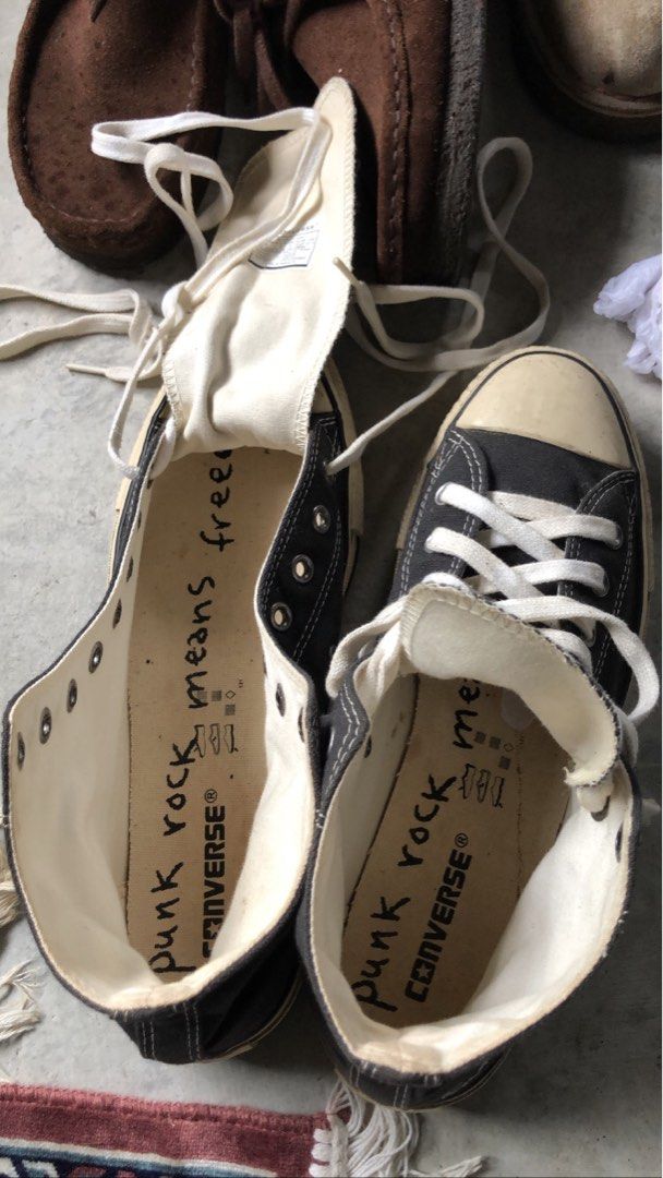 Kurt cobain chuck online taylors