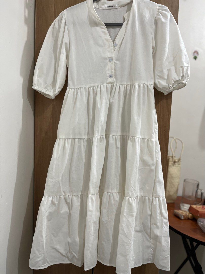 White Long dress with puff sleeves (Category: Dresses) located in Mandaluyong City. Submitted by gdomingo (Listing ID 1220322802, Image 1). Description: Bought from dress up philippines for 989(search them in instagram) plus shipping fee Wasnt able to use it as a nursing dress Dress lenght - 41 cm Can fit to Xs-S Vital stat of the model in the last pic 33”27”35 A fabric made from fine linen, soft linen and eco linen giving you that elegant look. 