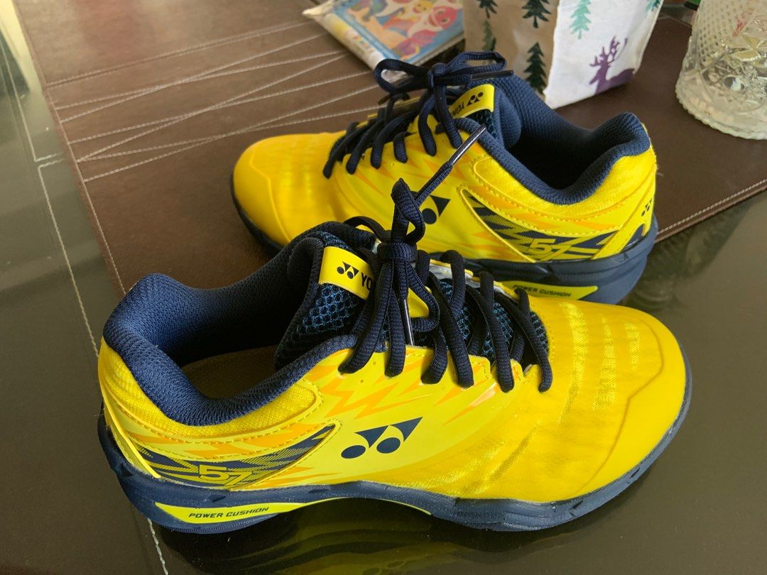 Yonex power sales cushion 38