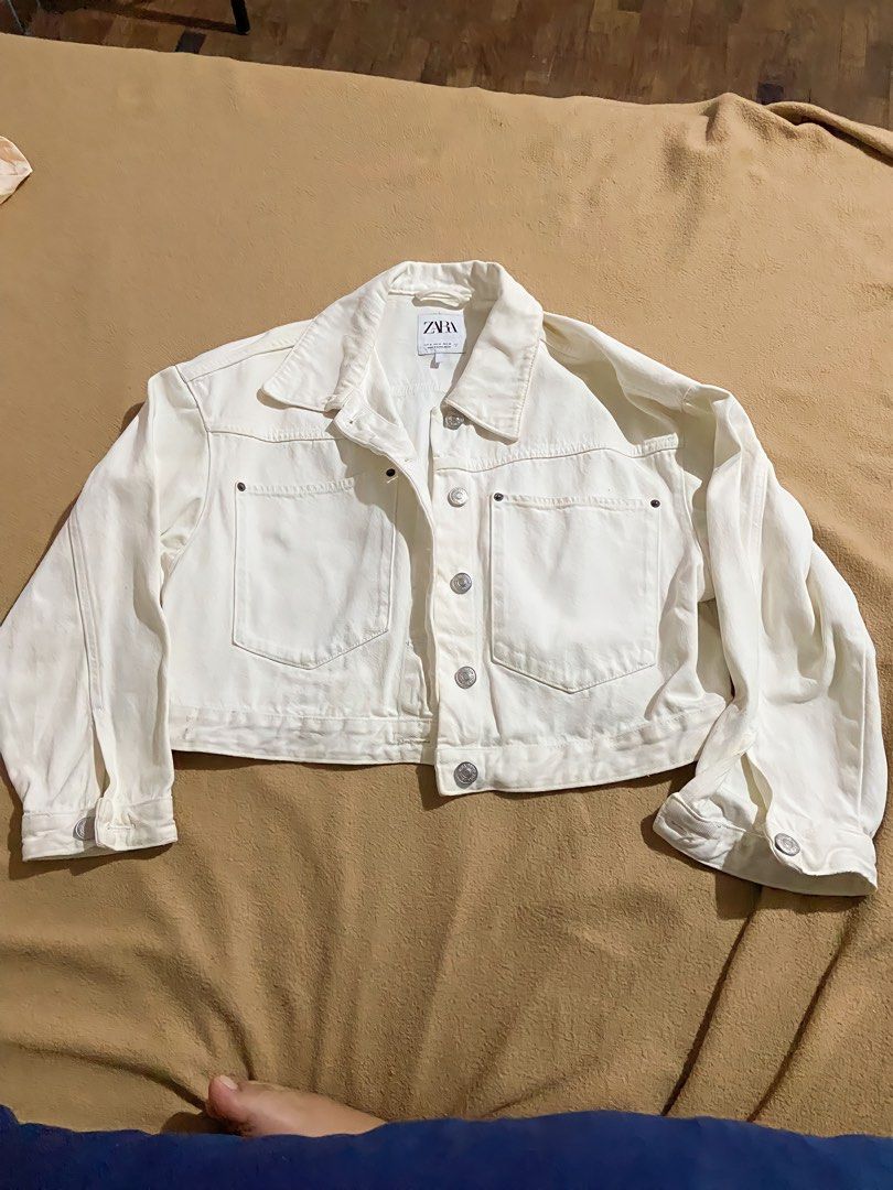 ZARA White denim jacket Women s Fashion Coats Jackets and Outerwear on Carousell