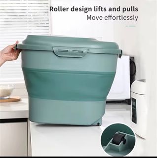 25kg foldable food/ rice container with wheels