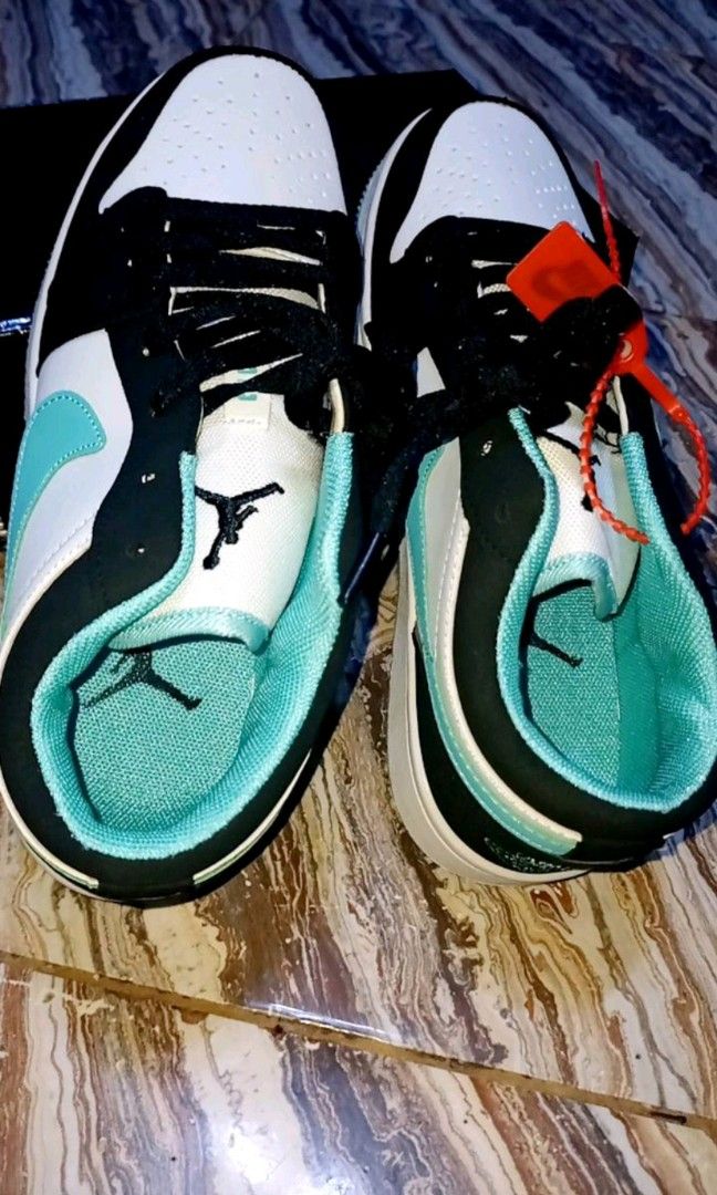 Jordan low 2025 cut shoes