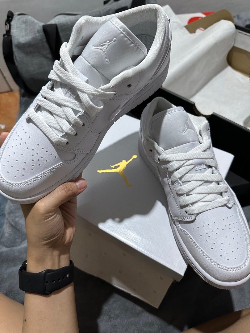 aj1 low black and white