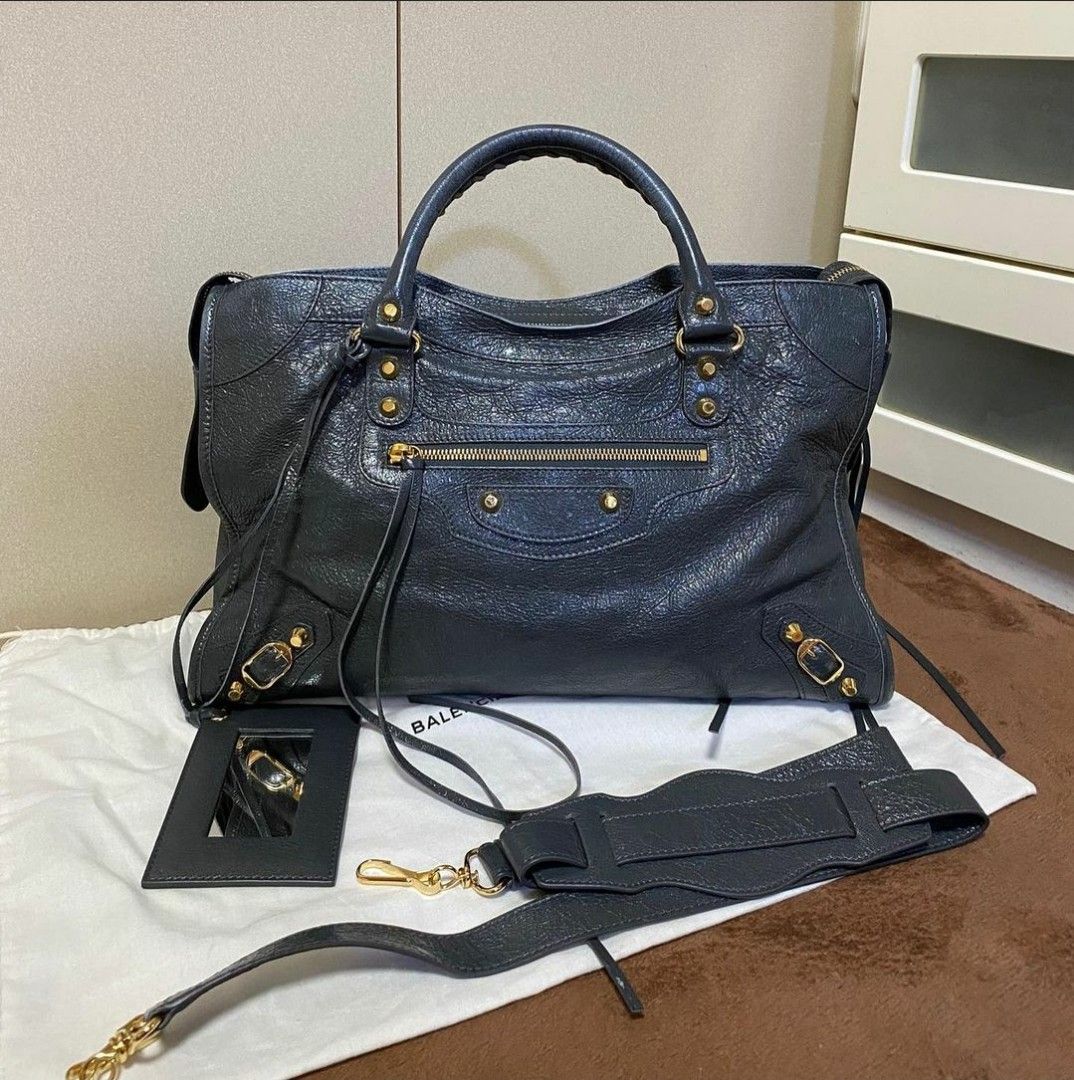 Balenciaga regular size hot sale