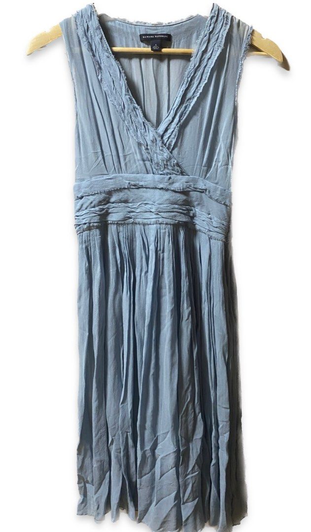 Banana Republic Dress (Category: Dresses) located in Silang. Submitted by pabuuuu (Listing ID 1220456371, Image 1). Description: .