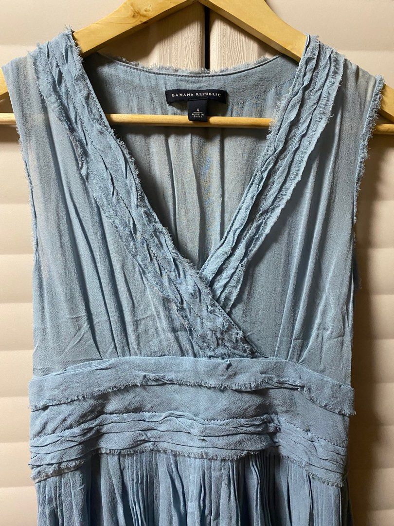 Banana Republic Dress (Category: Dresses) located in Silang. Submitted by pabuuuu (Listing ID 1220456371, Image 3). Description: .