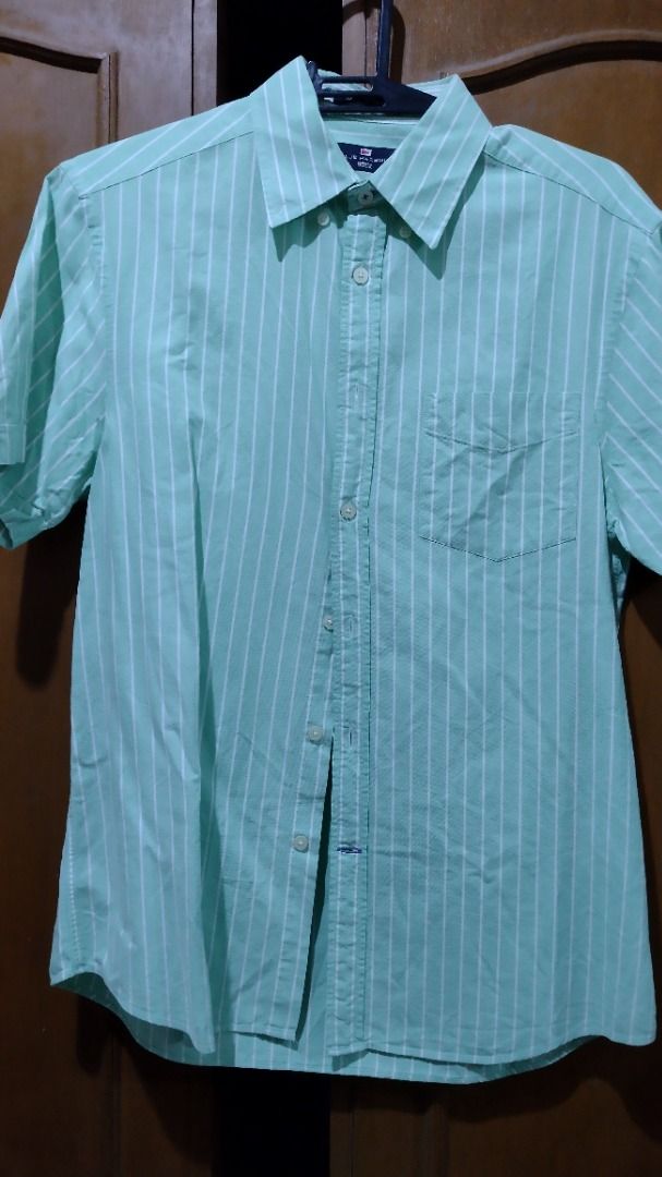 Blue Harbour (Marks & Spencer) Small Green stripes (Category: Formal Shirts) located in Santa Rosa. Submitted by declutterphils (Listing ID 1220501539, Image 1). Description: Blue Harbour (Marks & Spencer) Small Green stripes Hi! I'm located at Sta Rosa Laguna Deal Method: Pick up or shipping only (thru lalamove or shopee checkout) upon buyer's expense Modes of Payment thru gcash or bank transfer.
