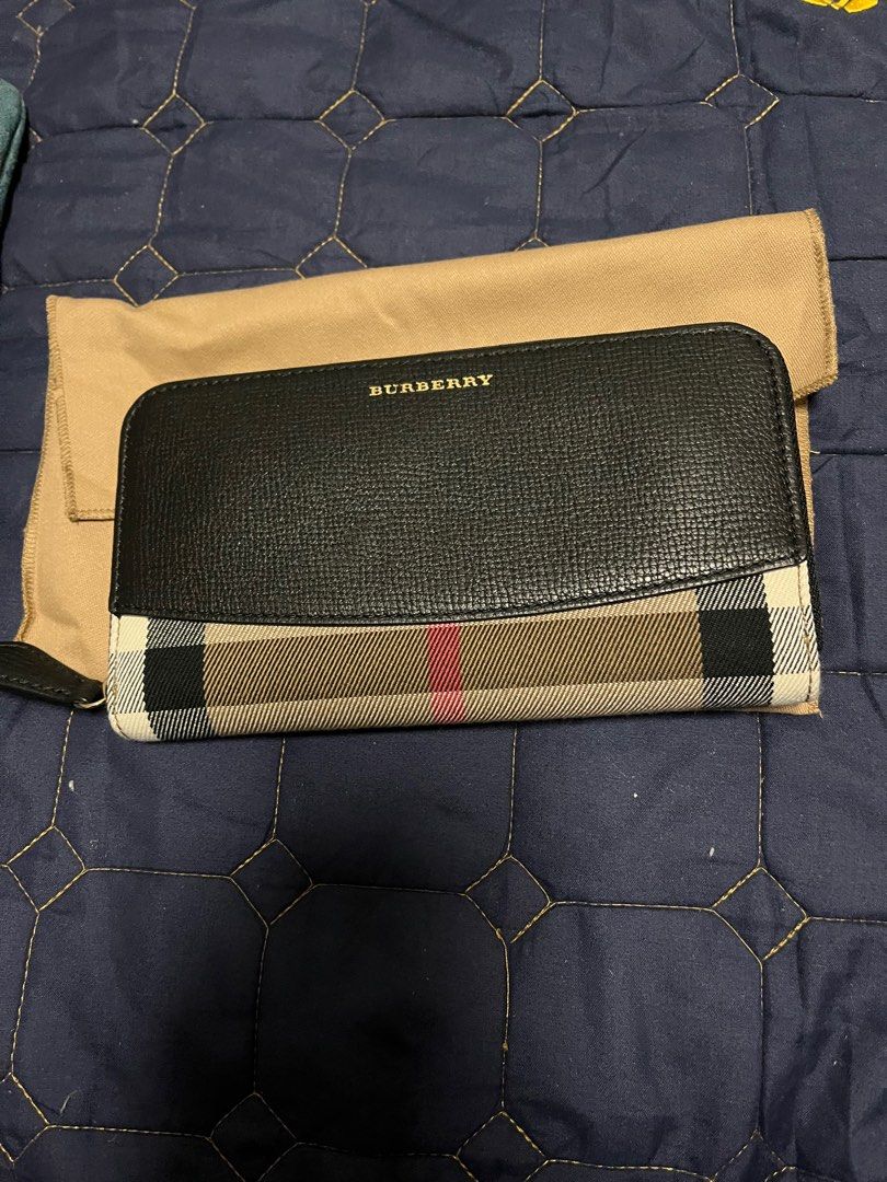 Burberry new arrivals wallet paris
