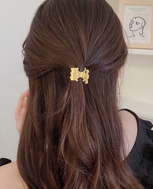 C line metal headwear clip (Category: Hair Accessories) located in Manila. Submitted by lala168 (Listing ID 1220486058, Image 2). Description: C line metal headwear Super cute in person.