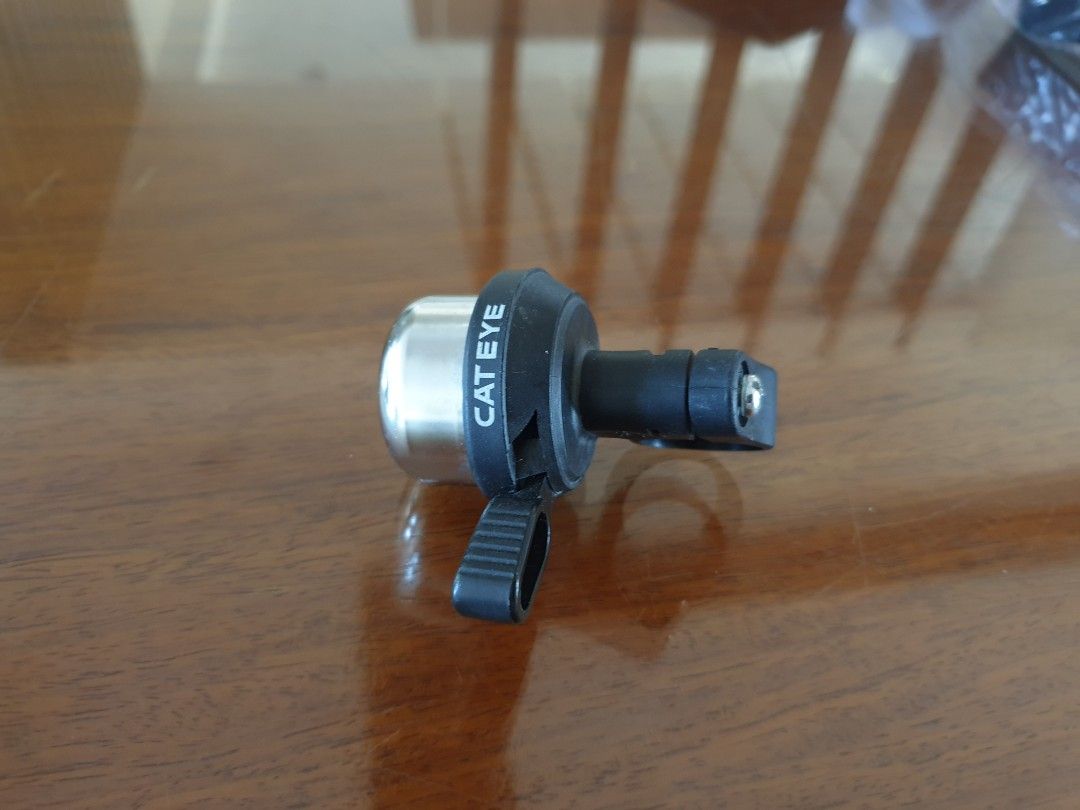 CATEYE Bike bell (Category: Bicycles) located in Bantay. Submitted by backyardcyclist (Listing ID 1220379323, Image 1). Description: CATEYE PB 1000 bike bell color black, silver material plastic and aluminum P120.00.
