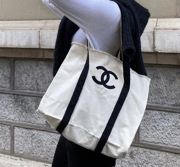 CHANEL, Bags, Chanel Handbag