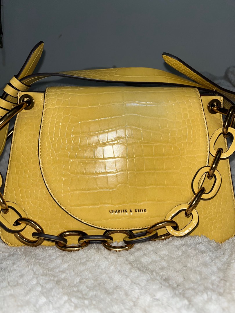 Charles & Keith Croc Effect Chunky Chain Link on Carousell