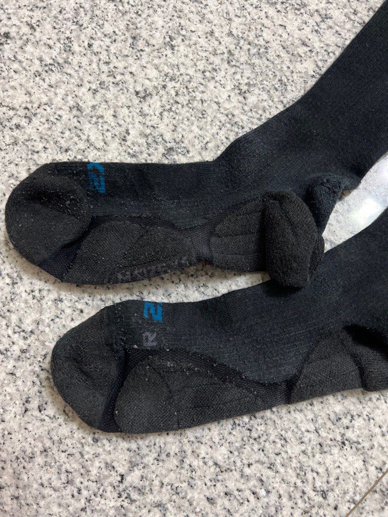 Compression Socks (Category: Socks) located in Singapore. Submitted by leon_lim (Listing ID 1220478780, Image 2). Description: Authentic 2XU compression socks that’s worn but still has a lot of life left in them. Good for those starting to explore compression socks for your workouts. The tightness of the compression is still in good conditions and really hugs your legs well to provide a boost to your workouts. Sized XS. $10 inclusive of free ship