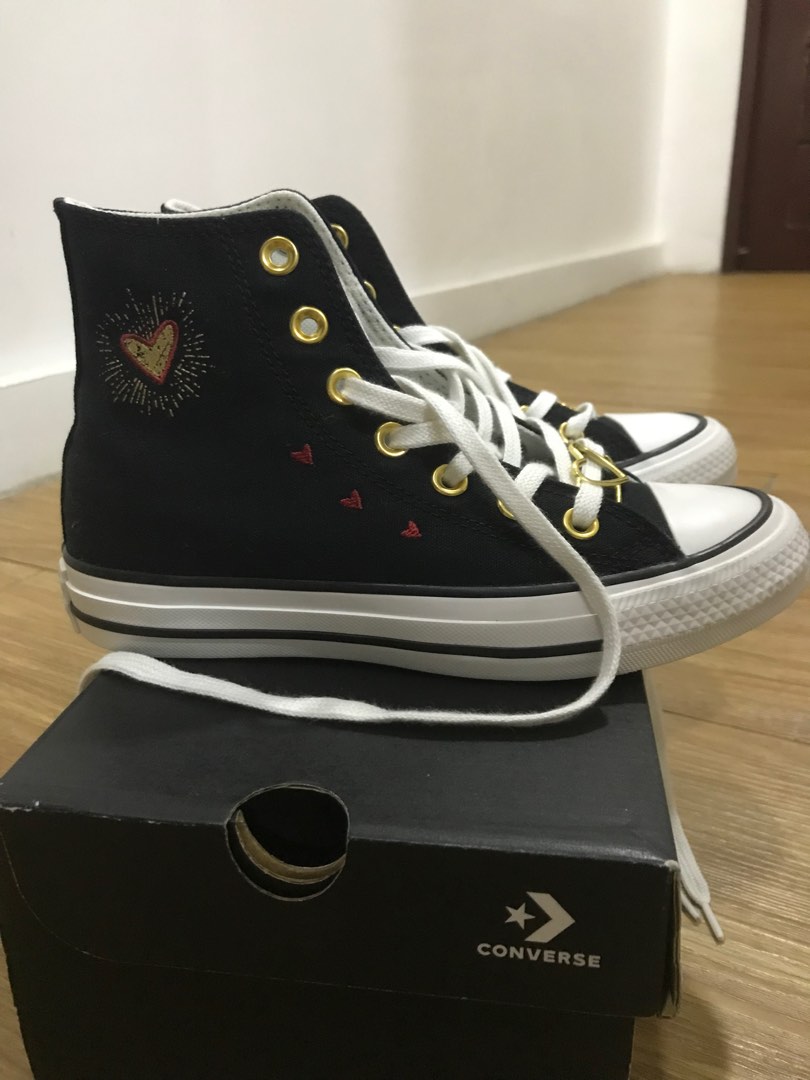 Converse Valentines Collection 2023 on Carousell