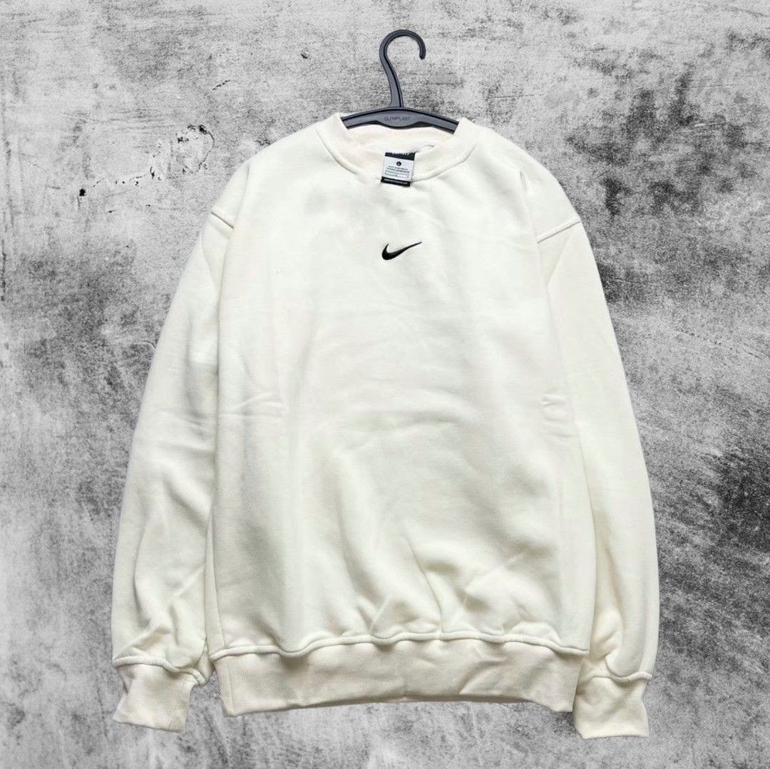 Crewneck Nike Center Logo Cream, Fesyen Pria, Pakaian Baju - Main Image