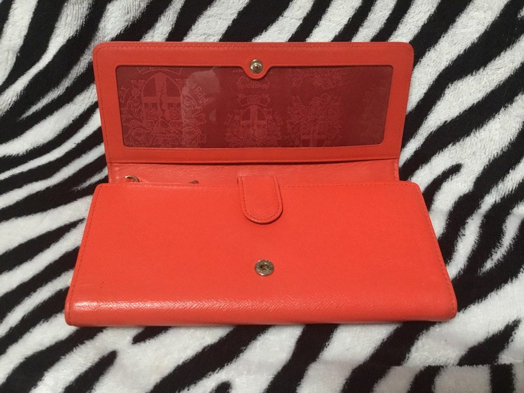ALL MUST GO BEFORE APRIL 15!!!DAKS RARE DESIGN (Category: Wallets & Card holders) located in Quezon City. Submitted by V_Cl0set (Listing ID 1220447201, Image 3). Description: in very good condition no rubs or scratches gold hardwares very unique design must buy!.