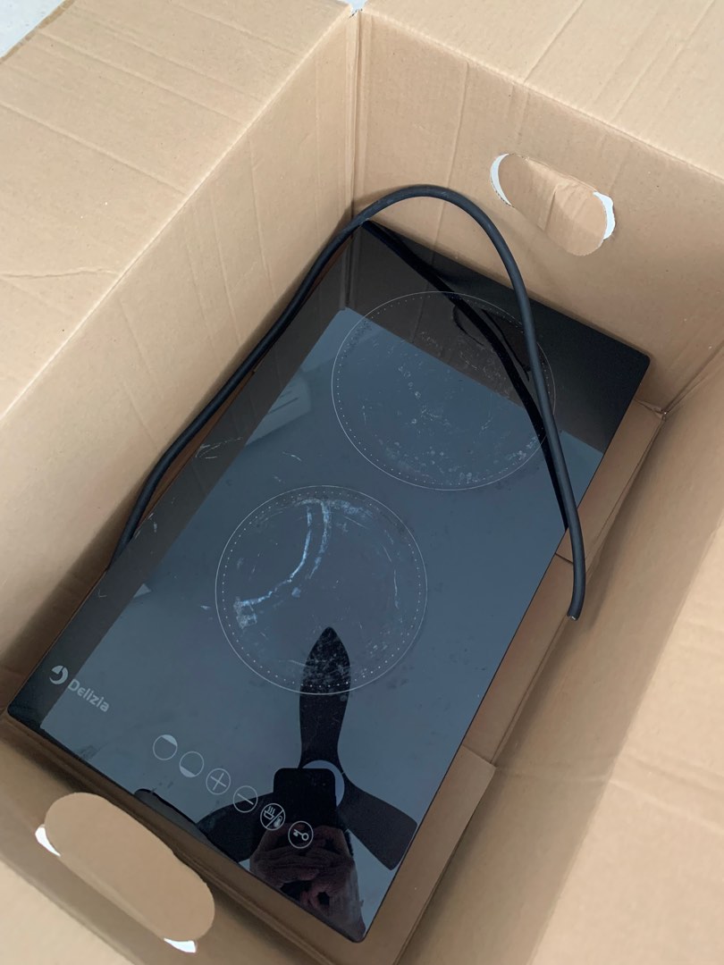 Delizia induction hob , TV & Home Appliances, Kitchen Appliances, Hobs