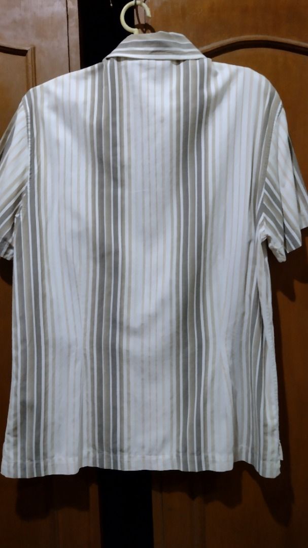 Dockers Essentials Stripes light brown - Large (Category: Tshirts & Polo Shirts ) located in Santa Rosa. Submitted by declutterphils (Listing ID 1220501429, Image 2). Description: Dockers Essentials Stripes light brown - Large Hi! I'm located at Sta Rosa Laguna Deal Method: Pick up or shipping only (thru lalamove or shopee checkout) upon buyer's expense Modes of Payment thru gcash or bank transfer.