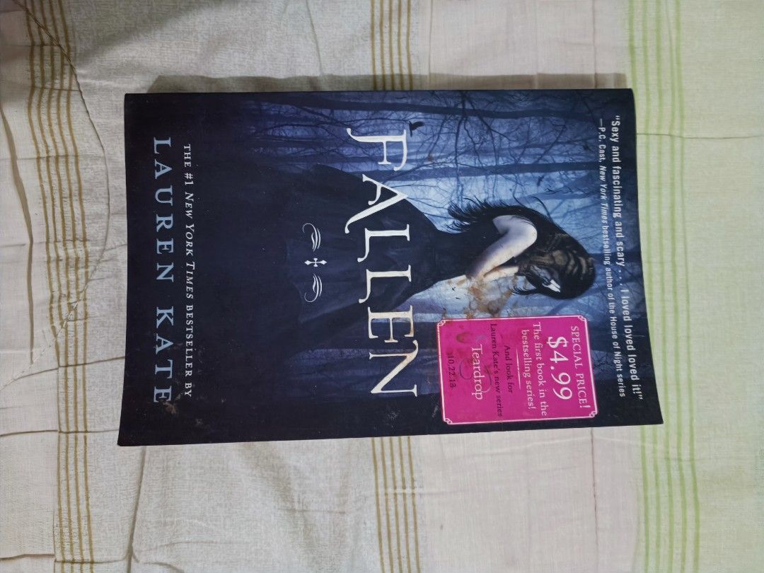 Fallen - Lauren Kate on Carousell
