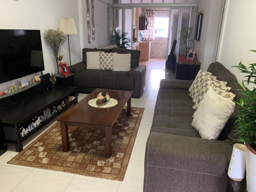 Full house furniture including sofa sets, kingsize and single bed with