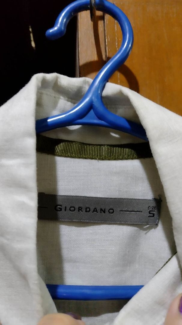 Giordano Small Gray linen shirt (Category: Formal Shirts) located in Santa Rosa. Submitted by declutterphils (Listing ID 1220501633, Image 3). Description: Giordano Small Gray linen shirt Hi! I'm located at Sta Rosa Laguna Deal Method: Pick up or shipping only (thru lalamove or shopee checkout) upon buyer's expense Modes of Payment thru gcash or bank transfer.