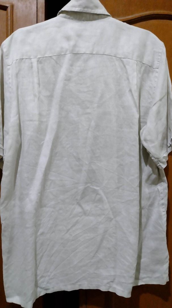 Giordano Small Gray linen shirt (Category: Formal Shirts) located in Santa Rosa. Submitted by declutterphils (Listing ID 1220501633, Image 2). Description: Giordano Small Gray linen shirt Hi! I'm located at Sta Rosa Laguna Deal Method: Pick up or shipping only (thru lalamove or shopee checkout) upon buyer's expense Modes of Payment thru gcash or bank transfer.