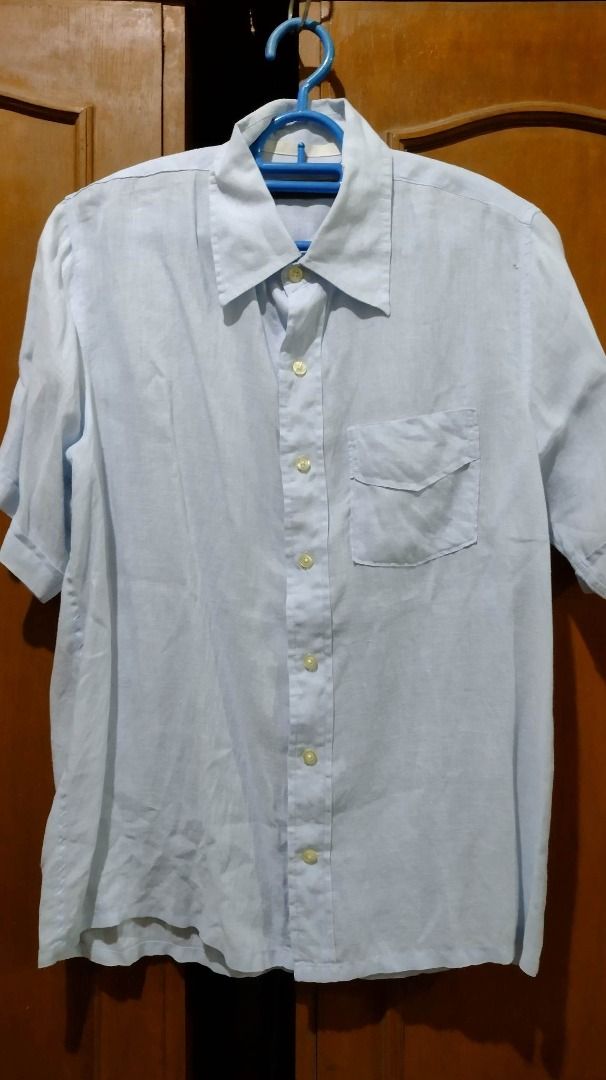 Giordano Small light blue linen shirt (Category: Formal Shirts) located in Santa Rosa. Submitted by declutterphils (Listing ID 1220501720, Image 1). Description: Giordano Small light blue linen shirt Hi! I'm located at Sta Rosa Laguna Deal Method: Pick up or shipping only (thru lalamove or shopee checkout) upon buyer's expense Modes of Payment thru gcash or bank transfer.