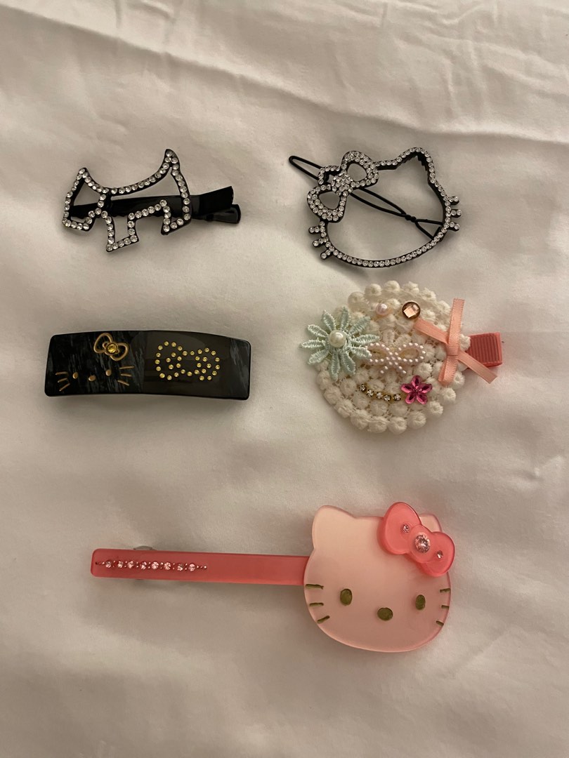 Hello kitty Hair Clips, Women's Fashion, Watches & Accessories, Hair Accessories on Carousell