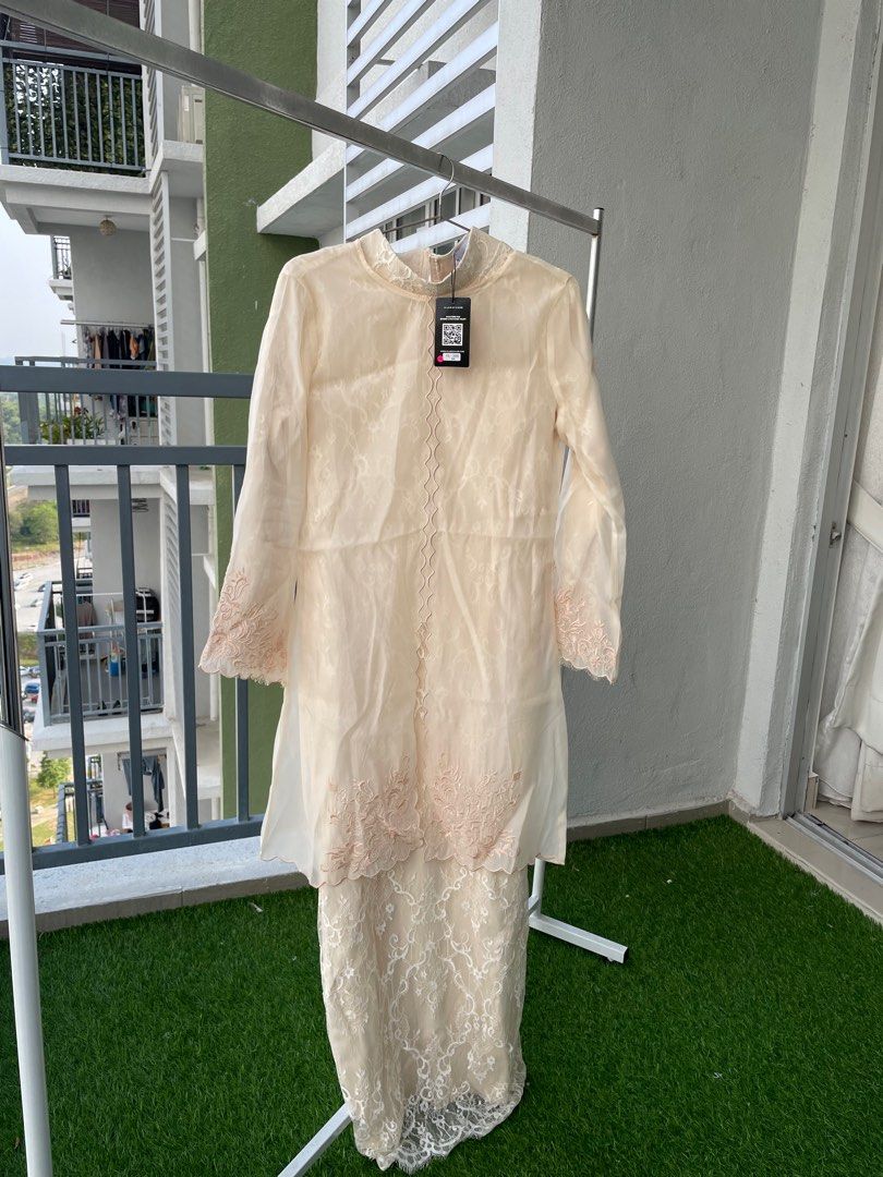 Hijabistahub Amaya Kebaya (Champagne), Women’s Fashion, Muslimah