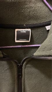 （分類：）位於 。 由 sneakerzzzz 提交（商品編號 1220487658，圖片 1）。簡介： 。