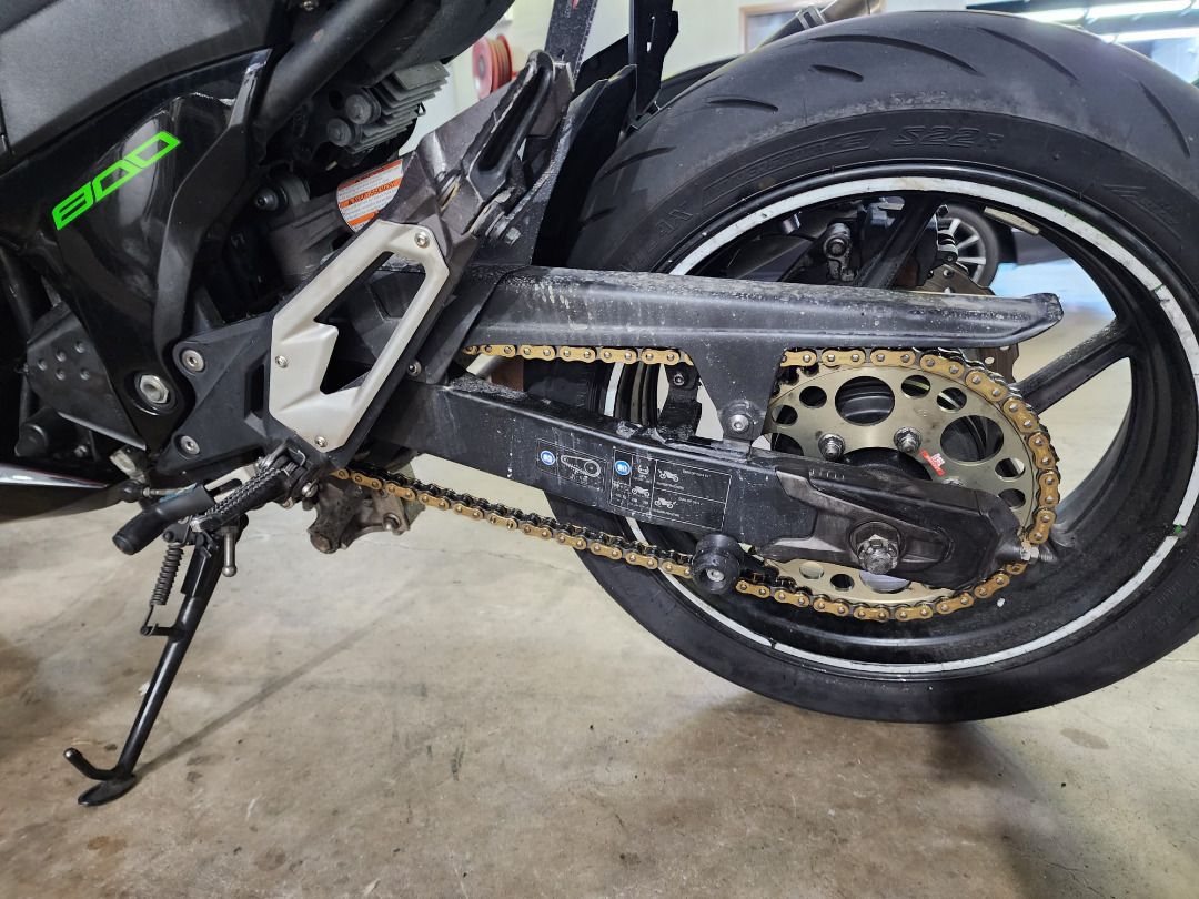 Kawasaki Z800 Tsubaki Chain Sprocket set, Motorcycles, Motorcycle
