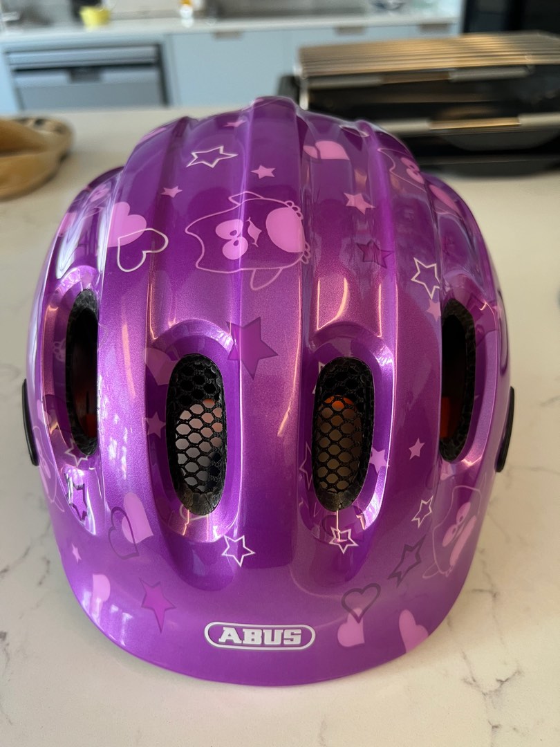 Kids helmet, Sports Equipment, Bicycles & Parts, Parts & Accessories on