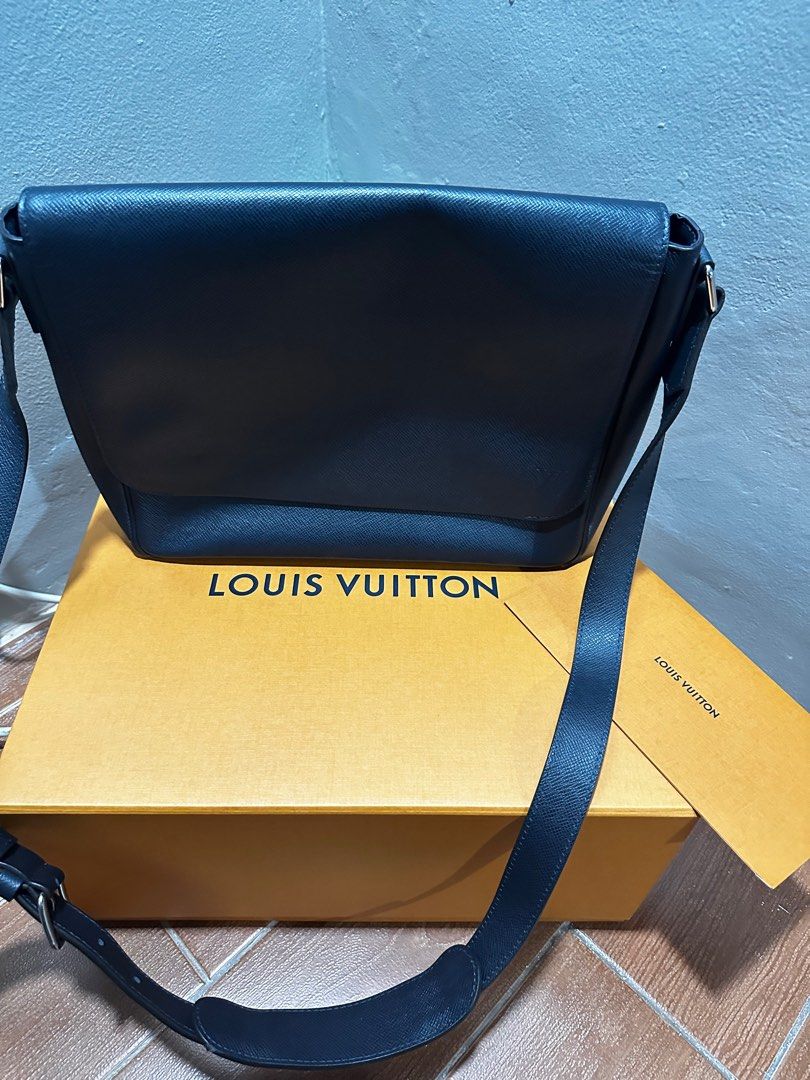 Louis Vuitton Mens Bag (Category: Luxury Bags & Wallets) located in Malabon City. Submitted by Rextore_mnl (Listing ID 1220492422, Image 1). Description: 100 percent original Comes with dust bag and box No issues.