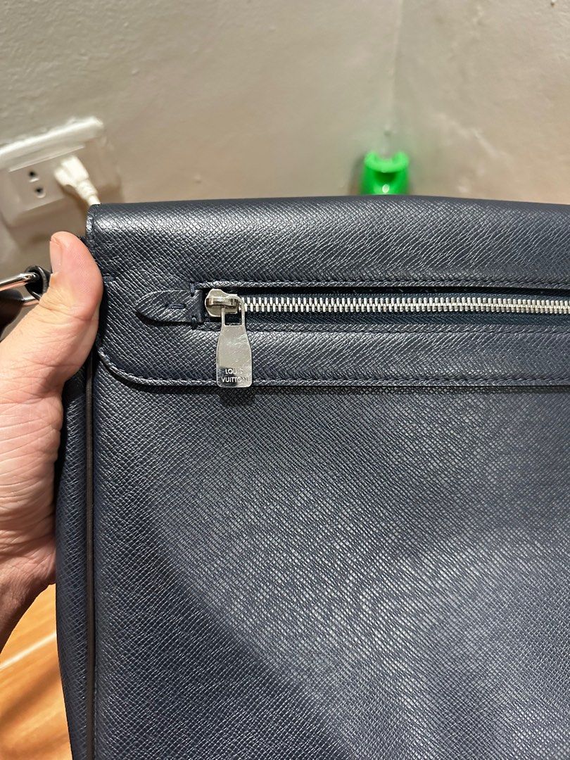 Louis Vuitton Mens Bag (Category: Luxury Bags & Wallets) located in Malabon City. Submitted by Rextore_mnl (Listing ID 1220492422, Image 3). Description: 100 percent original Comes with dust bag and box No issues.