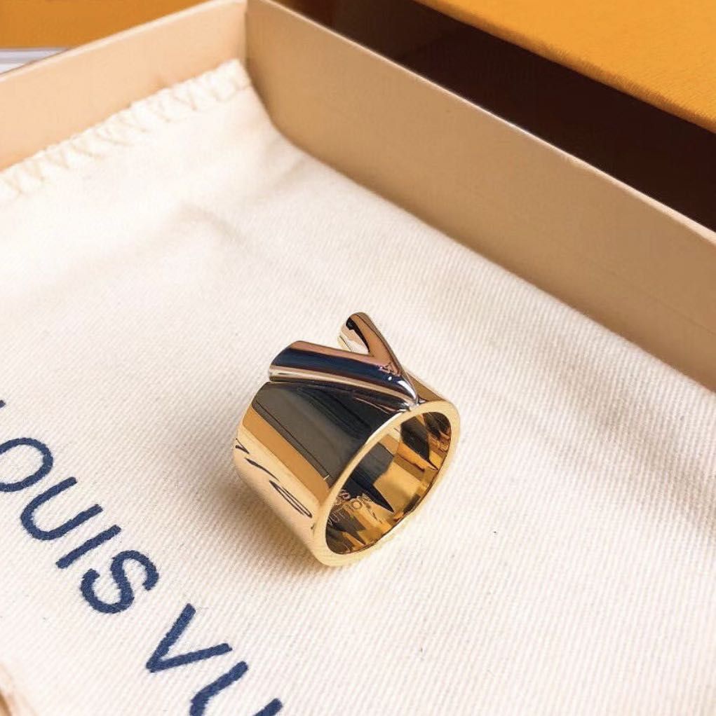 Louis Vuitton Essential V Two Tone Metal Ring M Louis Vuitton