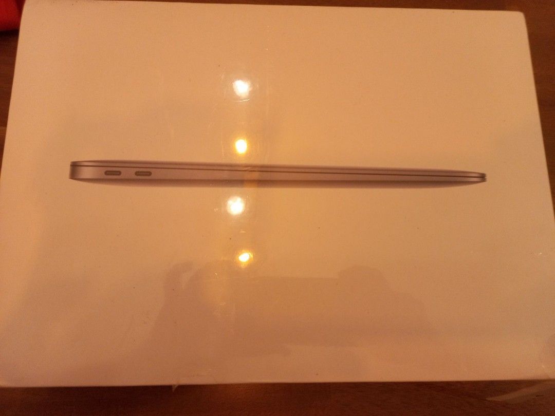 MacBook Air（M1，2020 年）256Gb SSD 8Gb memory 13吋, 電腦＆科技