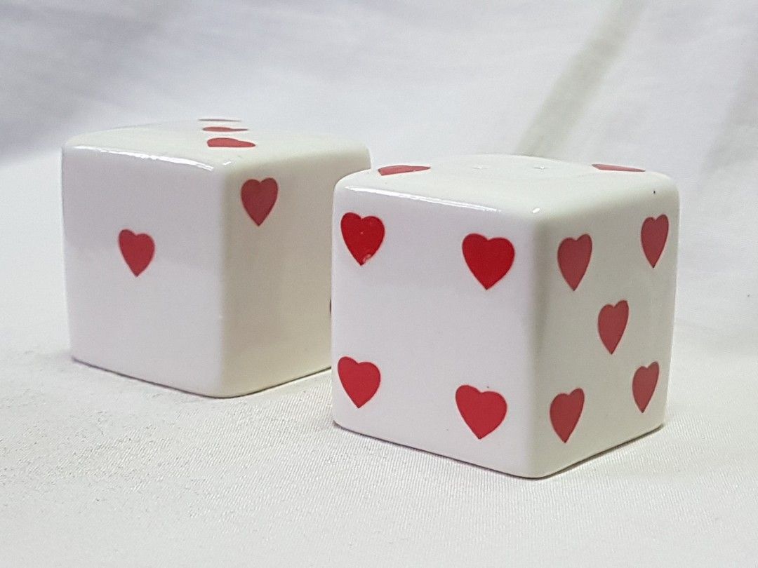 Marina Bay Sands Singapore Dice Design Salt & Pepper Set New In Box