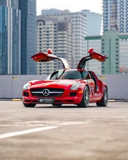 Mercedes-Benz AMG SLS gullwing Auto