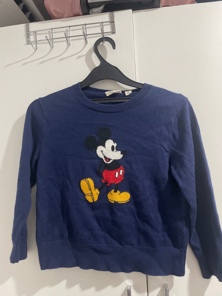 Sweater uniqlo mickey