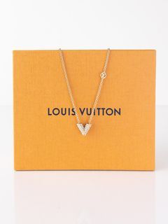 LOUIS VUITTON LOUIS VUITTON Essential V Necklace Gold Plated Silver Used  men women M63197